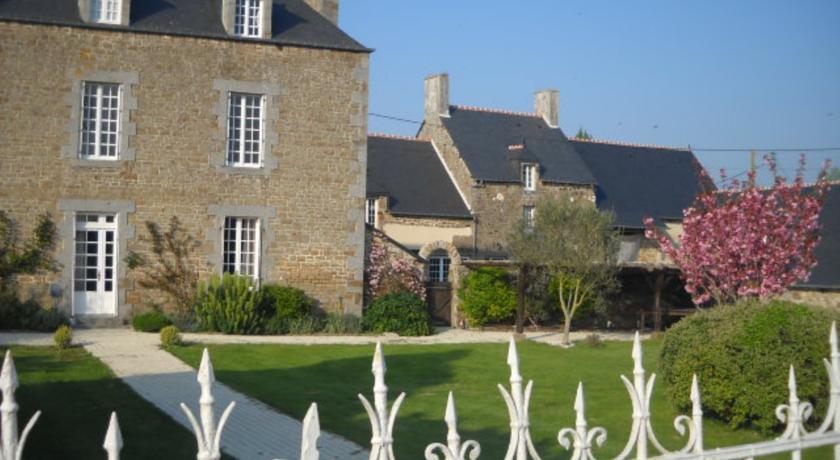 Апартаменты Gites du Manoir de l'Ormelais