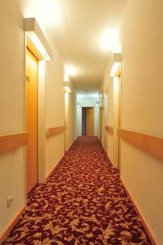 Отель Hotel Majestic Alsace