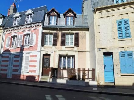 Апартаменты Holiday Home Hautpoul Trouville sur Mer