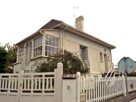 Апартаменты Holiday Home Maison avec jardin Trouville sur Mer