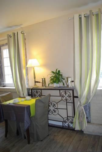 Отель Hôtel Les Nymphéas