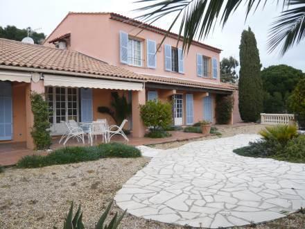 Апартаменты Holiday Home Mas Di Roitelet Les Issambres
