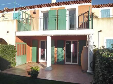 Апартаменты Holiday Home Les Jardins du Port II Les Issambres