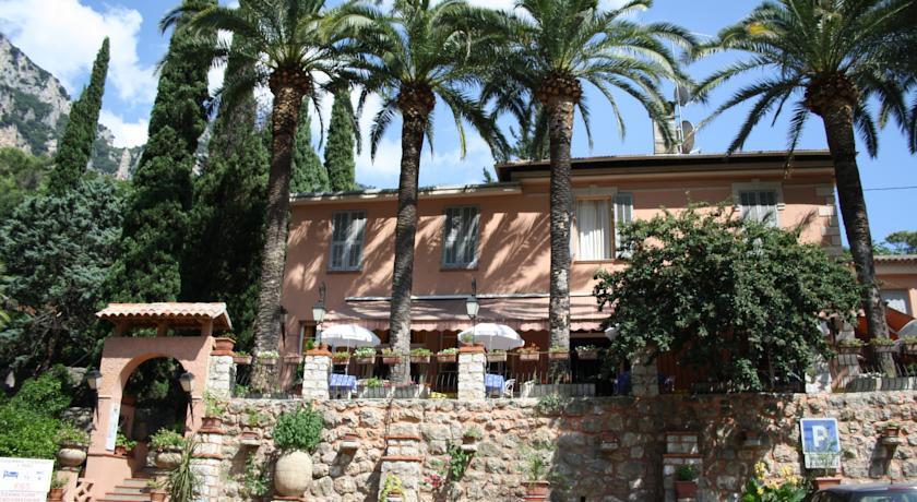 Отель Auberge Les Gorges du Loup