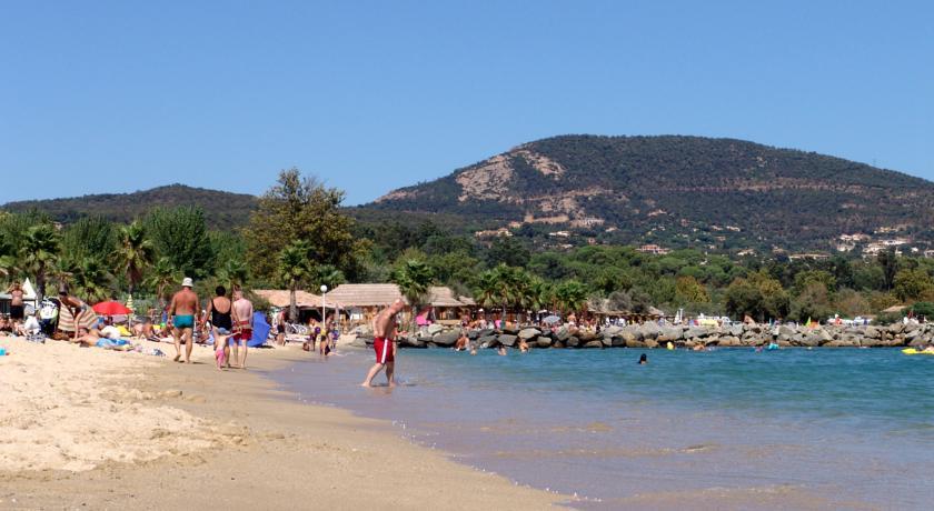 Отель Vic's Land Holidays