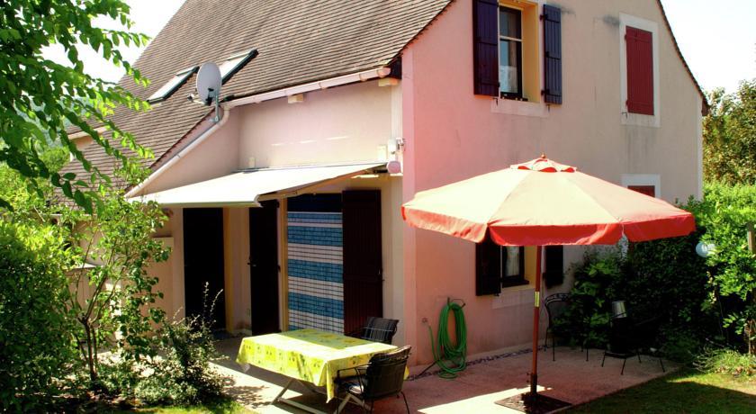 Апартаменты Holiday Home Sens Carsac Aillac