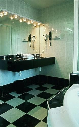 Отель Le Manoir de l'Antiquite