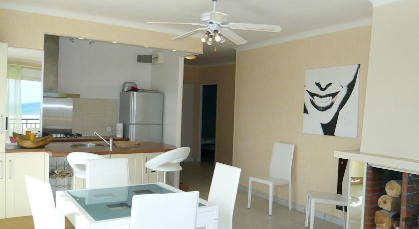 Апартаменты Apartment Av. Des Corsaires Saint Pierre La Mer