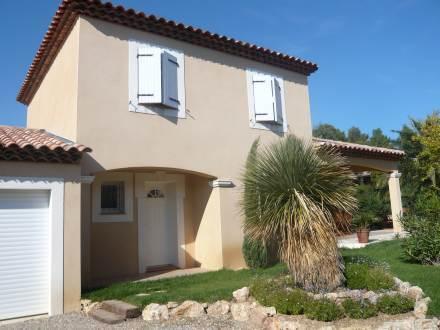 Апартаменты Holiday Home Cigale des Mers Les Issambres