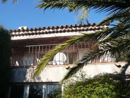Апартаменты Holiday Home Maison Chevalier Les Issambres