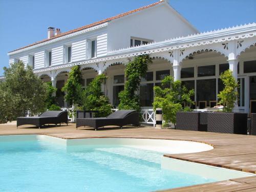 Отель Hotel La Maison sur l'Eau