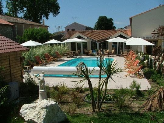 Отель Le Relais De Touvent