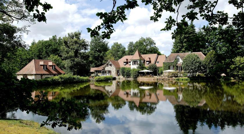 Отель Au Moulin de la Gorce