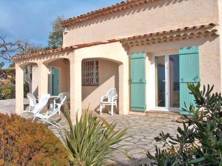 Апартаменты Holiday Home Numero Les Issambres