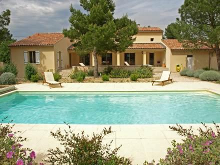 Апартаменты Holiday Home Maison Les Fauvettes Mazan