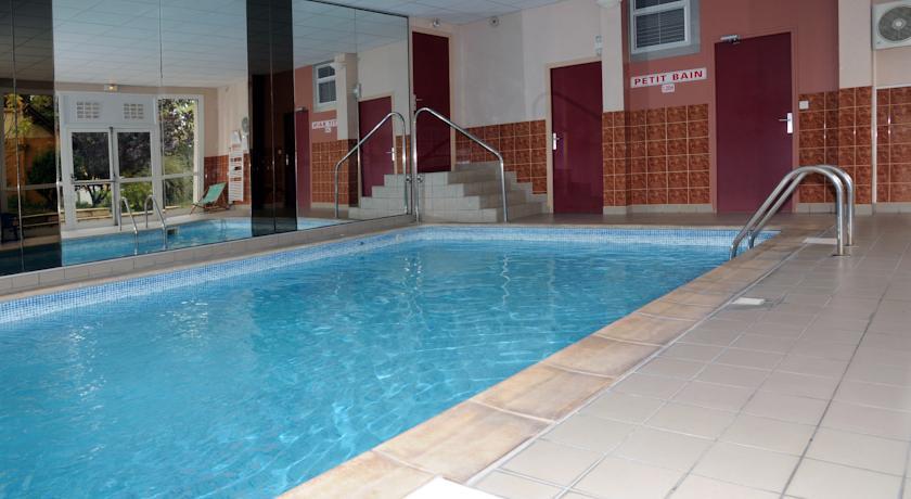 Отель Logis Hostellerie De La Reine Blanche