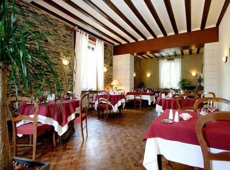 Отель Logis Auberge De L'ombrée
