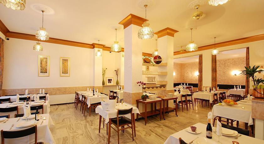 Отель Hotel De France