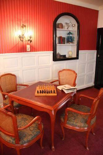 Отель Hostellerie De La Poste