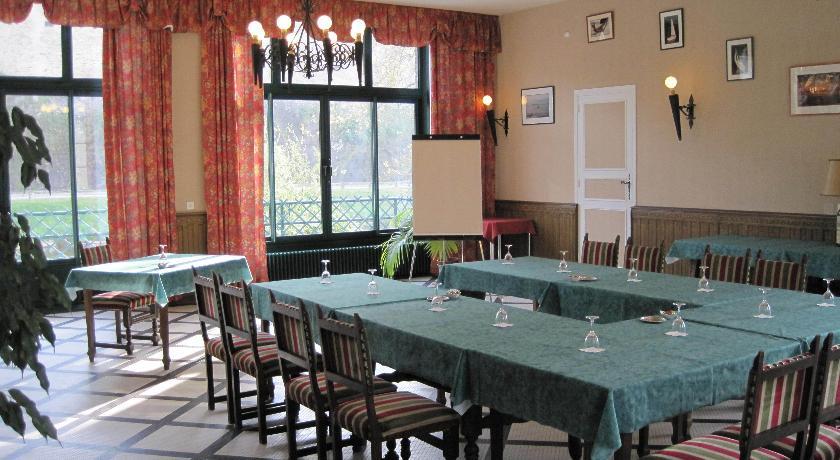 Отель Hôtel Restaurant Du Château