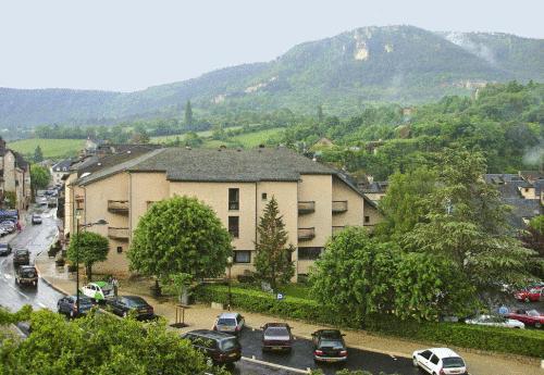 Отель Logis Hotel du Commerce