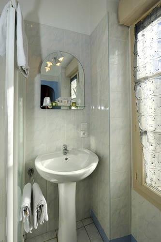 Отель Logis Hostellerie Du Cheval Blanc