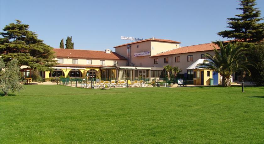 Отель Hôtel Ariane
