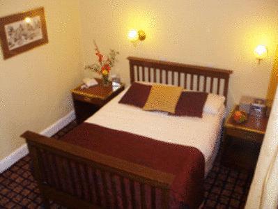Отель Bush Hotel