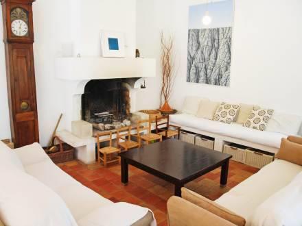 Апартаменты Holiday Home Maison Lourdanaud Gordes