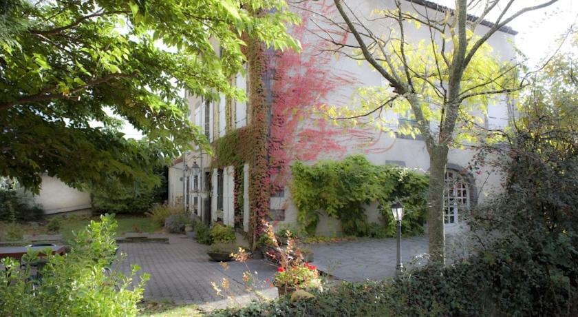 Отель Hostellerie Le Petit Bonneval
