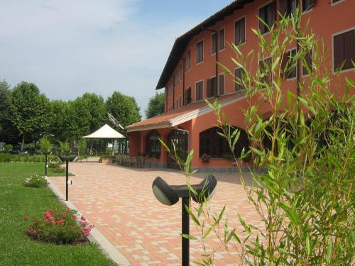 Отель Hotel Erbaluce
