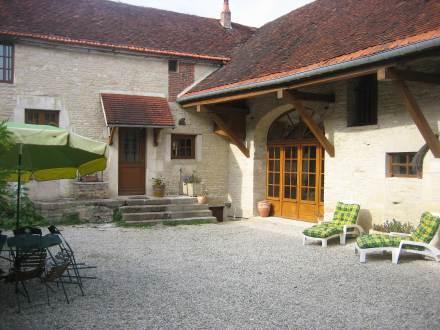 Апартаменты Holiday Home Maison Taviot Arthonnay