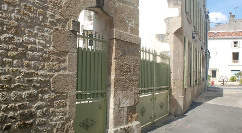 Отель Hôtel du Donjon