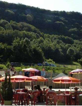 Отель Camping le Domaine de Chanet