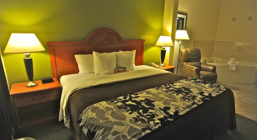 Отель Sleep Inn & Suites