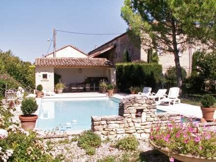 Апартаменты Holiday Home Maison La Fabrique VILLELAURE