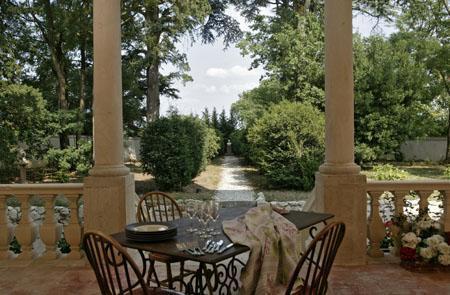 Отель Le Manoir Saint Jean