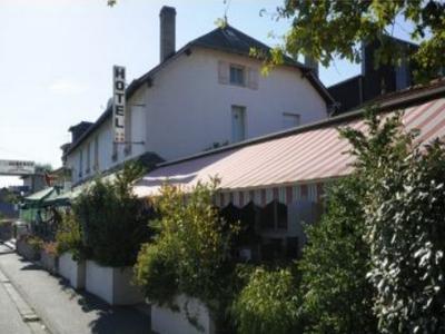 Отель Logis Auberge des Vieux Chenes