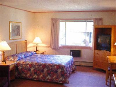 Отель Lake City Inn and Suites