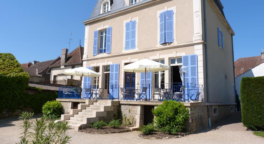 Отель Hôtel du Cheval Blanc