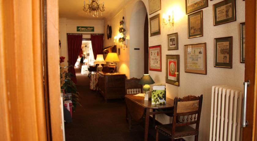 Отель Hotel De La Cloche