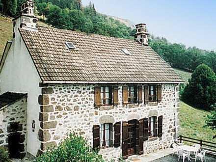 Апартаменты Holiday Home Maison Bourrel St Martin Valmeroux