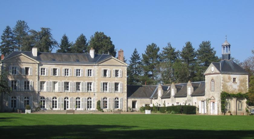 Мини-отель Chambres d'hôtes du Château de Champvallins