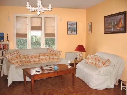Апартаменты Holiday Home Rue du Monteno Arzon