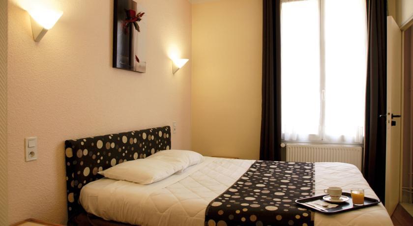 Отель Hotel De La Place