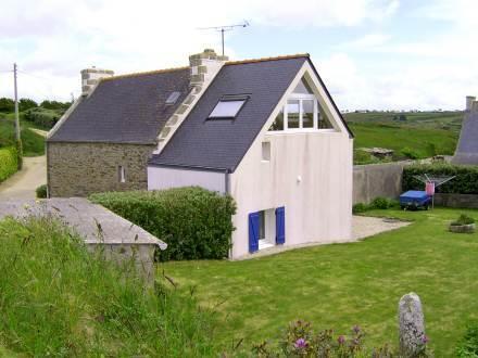 Апартаменты Holiday Home Lieu Dit Kerludu Cleden Cap Sizun