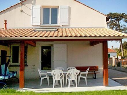 Апартаменты Holiday Home Moutiers La Bernerie en Retz