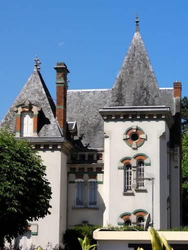 Отель Hôtel Restaurant de l'Isle
