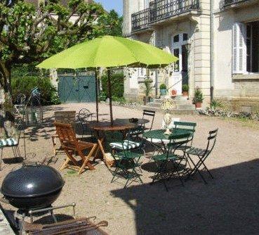 Отель La Villa Les Pieds dans l'Ouche