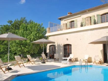 Апартаменты Holiday Home Maison Bau Lioux
